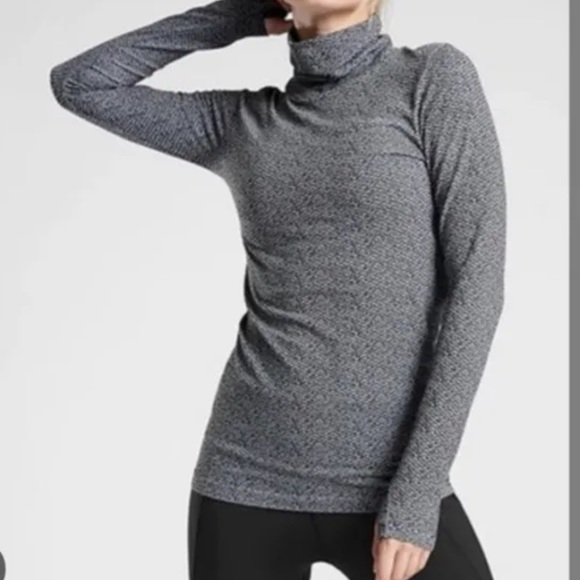 Athleta S Small Flurry Peak Gray Black Long Sleeve Turtleneck Base Top layer - Picture 7 of 7